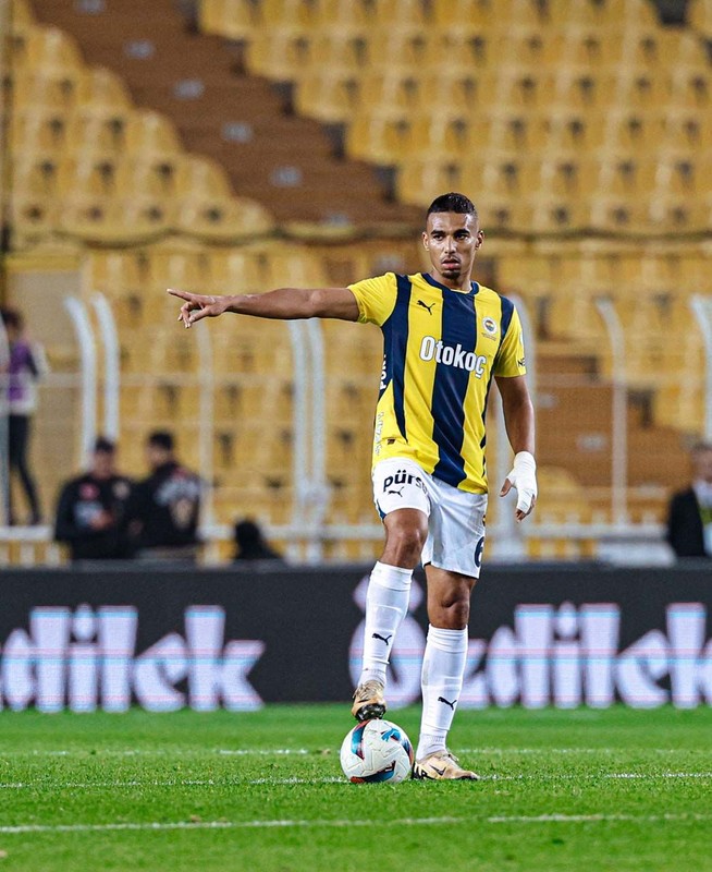 İsmail Kartal’ın jokeriydi! Jose Mourinho yüzüne bakmadı! Fenerbahçe’nin 7.5 milyon euroluk yıldızından ayrılık kararı! - Resim: 5