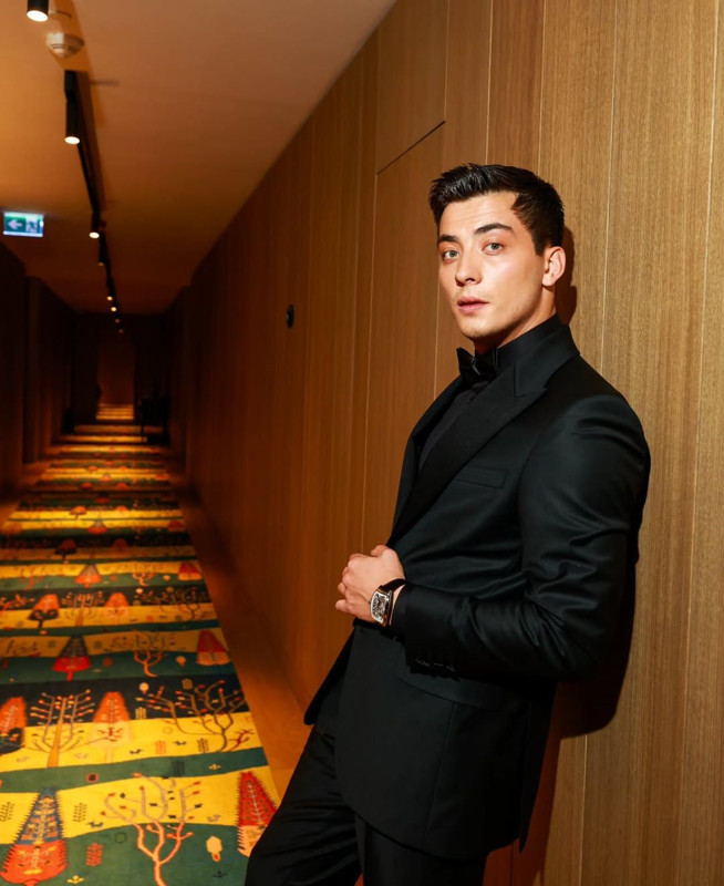 Uzak Şehir'in Kaya'sı Atakan Özkaya hakkında bomba aşk iddiası! Ünlü oyuncunun eski eşi ile mi birlikte? - Resim: 2