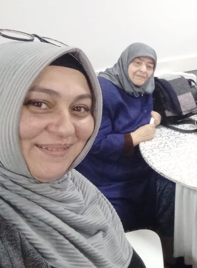 Komşusuyla önce poz verdi, sonra öldürdü! Cinayetin nedeni kan dondurdu - Resim : 3
