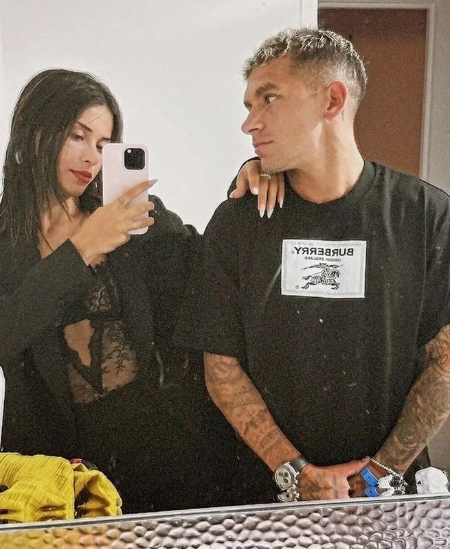 Galatasaray'ın yıldız futbolcusu Lucas Torreira'nın yeni aşkı şampiyonlukla ortaya çıktı! İşte yeni sevgilisiyle ilk kare - Resim: 1