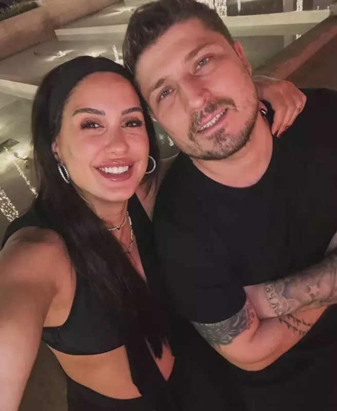 Doğum kilolarından kurtulmuştu! Sahra Işık tatilden pozlarını paylaşmalara doyamadı! Beyaz mayosuyla kareleri dikkat çekti - Resim: 1