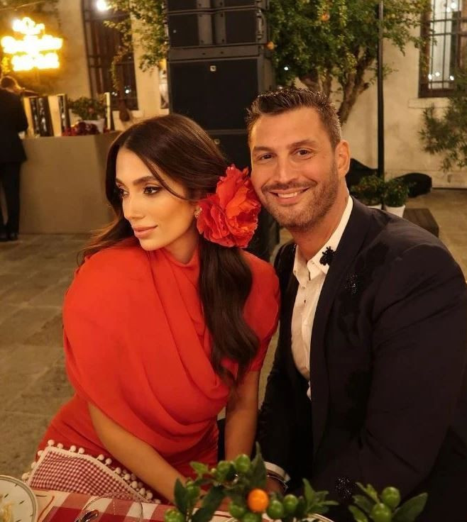 Sosyetik güzel Rachel Araz'ın domates şeklindeki çantasının fiyatı dudak uçuklattı! Sosyal medya hesabından peş peşe paylaştı - Resim: 2