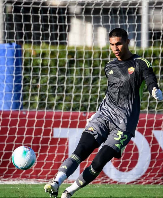 Ersin Destanoğlu'nun yerini alacak! Beşiktaş’tan sürpriz kaleci transferi! İstanbul'a geliyor - Resim: 9