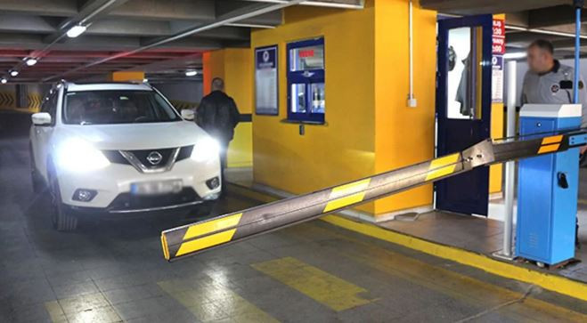 İstanbul'da araç çok, park yeri yok! Otopark ücretleri cep yakıyor! Aylık abonelik 20 bin TL'ye dayandı - Resim : 1