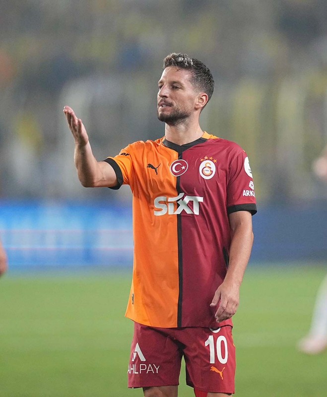 Okan Buruk’a söyledi! İlk o ayrılacak! Yıldız futbolcu sezon sonu gidiyor! Galatasaray kariyeri Mayıs ayında bitecek - Resim: 7