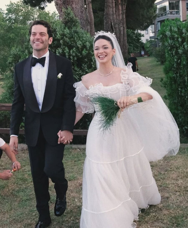 Düğün gününde hamile olduğunu duyurmuştu! Beste Kökdemir ile Fazlı Erdinç Çatak'ın oğulları dünyaya geldi - Resim: 2