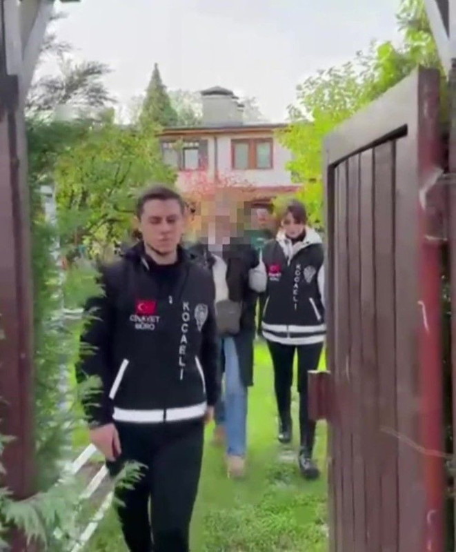 18 yıllık sır perdesi aralandı! Yeni doğan bebeğini çöpe attı... Katil anne ünlü iş insanı çıktı - Resim: 2