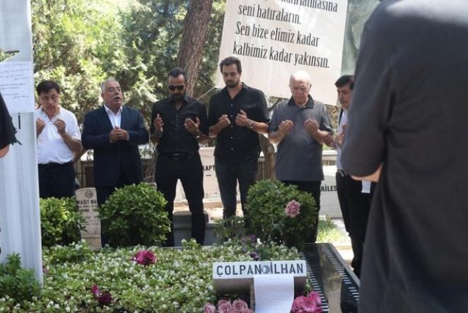 Sadri Alışık'ın eşi Çolpan İlhan doğum gününde mezarı başında anıldı! Oğlu Kerem Alışık'ın duygu dolu paylaşımı yürek burktu - Resim: 5