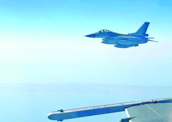 Rum kesiminde provokatif gösteri: TSK'dan anında jet yanıt: F-16'lar Akdeniz'in güneyinde havalandı - Resim : 1