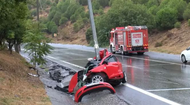 Eyüpsultan'da korkunç kaza! Otomobil hurdaya döndü! Sürücü feci şekilde can verdi - Resim : 1