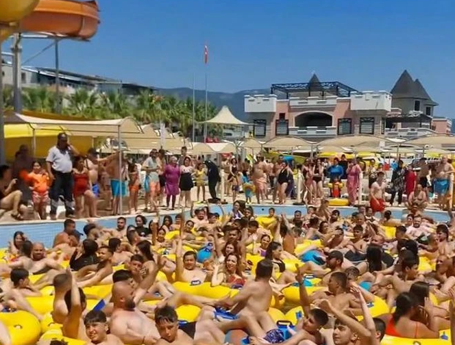 Turizmin incisinde Hindistan manzarası! Adım atacak yer kalmadı - Resim : 1