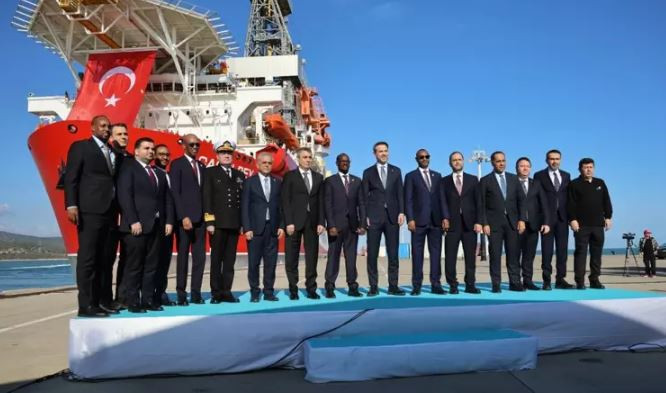 Çağrı Bey sondaj gemisi Somali yolcusu: Bakan Bayraktar: İlk kez kara sularımız dışında petrol arayacak - Resim : 4