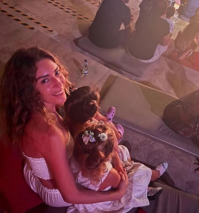 Güzel oyuncu Sinem Kobal'dan Kenan İmirzalıoğlu itirafı! Aşka geldi - Resim: 6