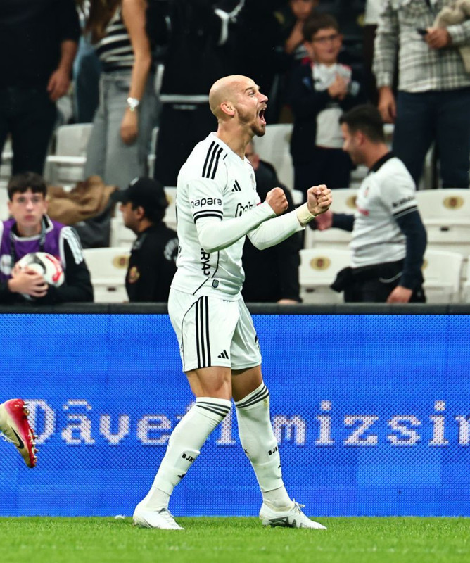 Beşiktaş'a Galatasaray derbisi öncesi kötü haber! Sergen Yalçın resmen duyurdu - Resim: 7