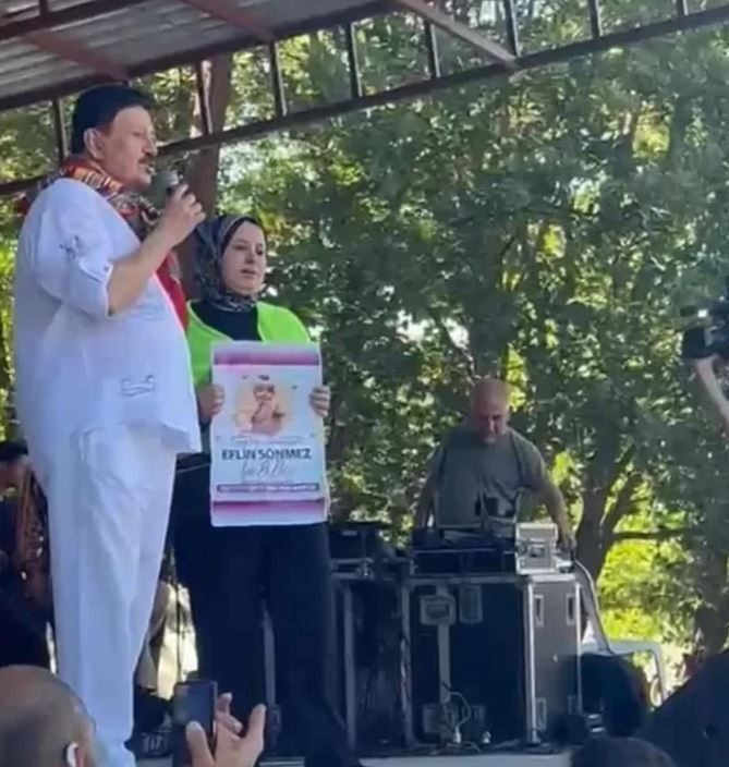 Sanatçı Gökhan Güney'den tepki çeken hareket: Acılı annenin sözünü kesip şarkı söylemek istedi! - Resim: 3