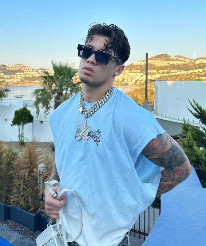 Amerika'da AIDS'e yakalandığı iddia edildi! Rapçi Çakal'dan açıklama gecikmedi - Resim: 3