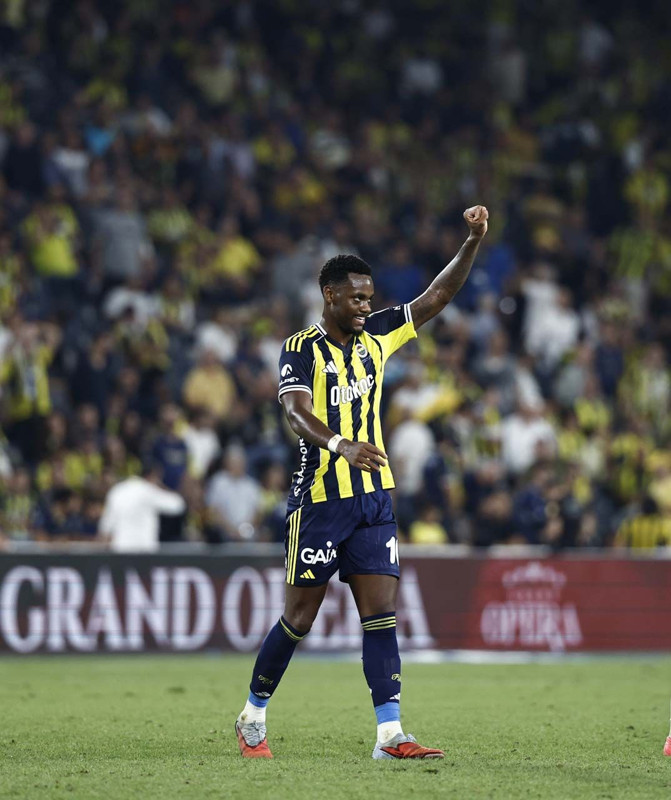 Fenerbahçe’de Jhon Duran düğümü çözüldü! Yıldız futbolcu kararını yönetime iletti! Geleceği belli oldu! - Resim: 2