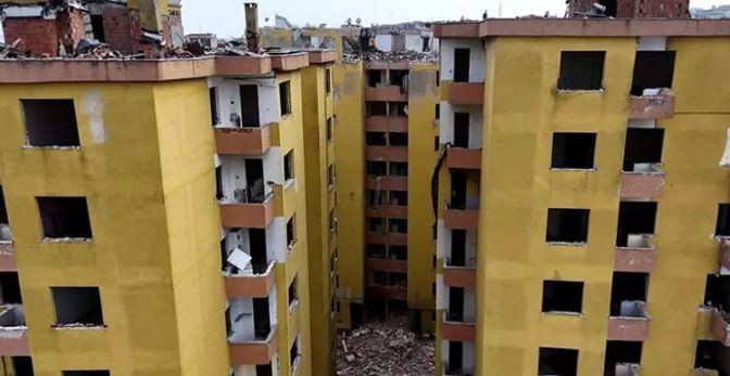 İstanbul'un riskli yapıları yenileniyor! Bakan Kurum paylaştı: Doğuş Sitesi sakinleri artık korkuyla uyumayacak - Resim : 1