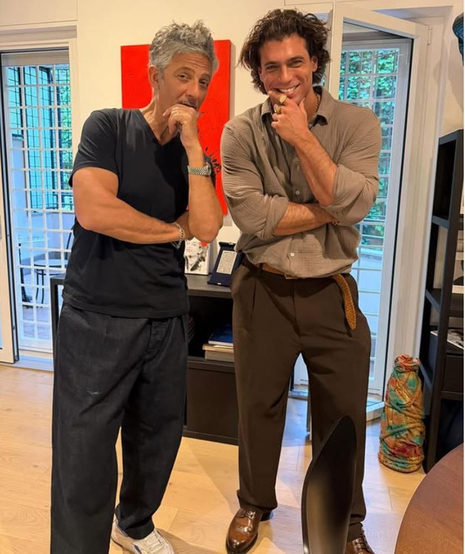 Can Yaman'dan imaj değişikliği! Sakalını ve bıyığını kestirdi, son hali şaşkınlığa sürükledi - Resim: 6