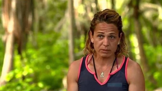 Survivor'daki halinden eser yok! Nagihan'ın derin göğüs dekoltesine bir bakan bir daha baktı - Resim: 2