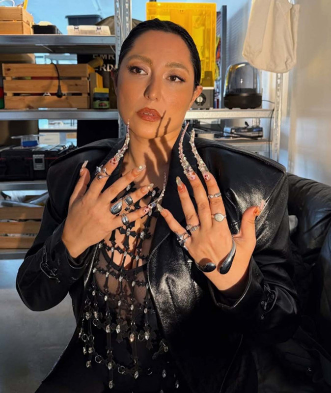 Şarkıcı Kalben’den yıllar sonra gelen itiraf! Üzücü olayı anlattı: “Bunları yazarken dişlerimi sıkıyorum” - Resim: 1