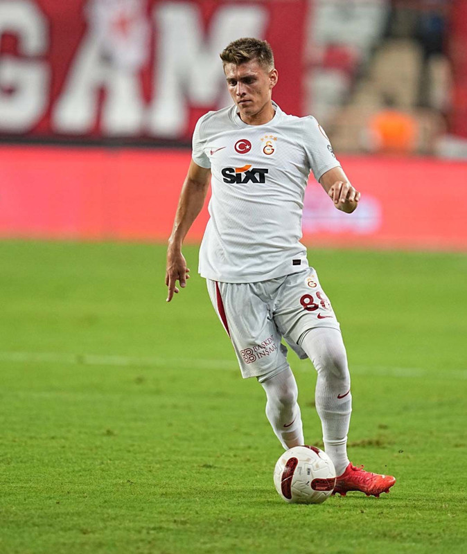 Galatasaray’da Okan Buruk’tan büyük sürpriz! Yıldız futbolcu 681 gün sonra ilk 11’e dönüyor - Resim: 4