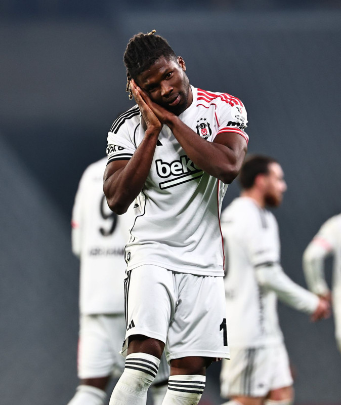 Beşiktaş’tan şaşkınlık yaratan karar! Attığı imza kurumadı! 15 milyon euroluk yıldız için ayrılık kapıda! - Resim: 5