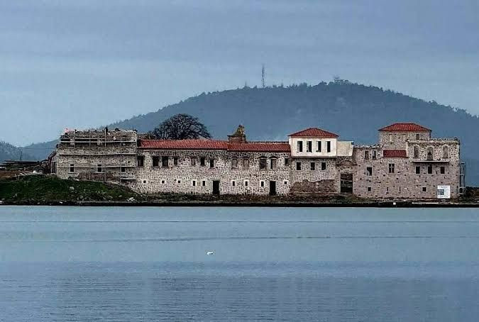 Ege'de gizemli ada yeniden doğuyor! Türkiye'nin 'Venedik Bienali' olabilir: Ayvalık ve Cunda'dan özel elektrikli botlarla gidilecek - Resim: 4