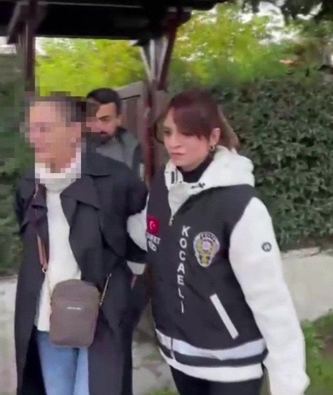 18 yıllık sır perdesi aralandı! Yeni doğan bebeğini çöpe attı... Katil anne ünlü iş insanı çıktı - Resim: 1