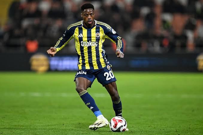 Fenerbahçe'de Fred'ten sonra bir ayrılık daha belli oldu! Resmen veda edildi - Resim : 1