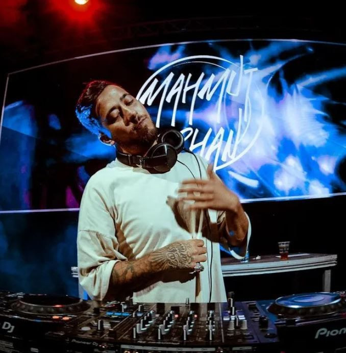 Ünlü DJ Mahmut Orhan'ı kahreden ölüm! Can dostunu kaybetti - Resim: 1