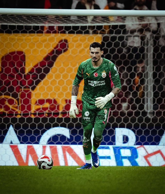 Yılın transfer bombası patladı! Dünya devi Uğurcan Çakır’ı istiyor! 30 milyon euroyu gözden çıkardılar - Resim: 4