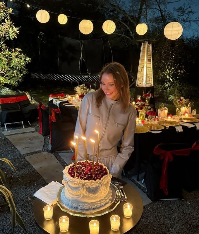 Milli basketbolcu Alperen Şengün'den romantik sürpriz! Model sevgilisi Hannah Cherry'in ayaklarını yerden kesti - Resim: 4