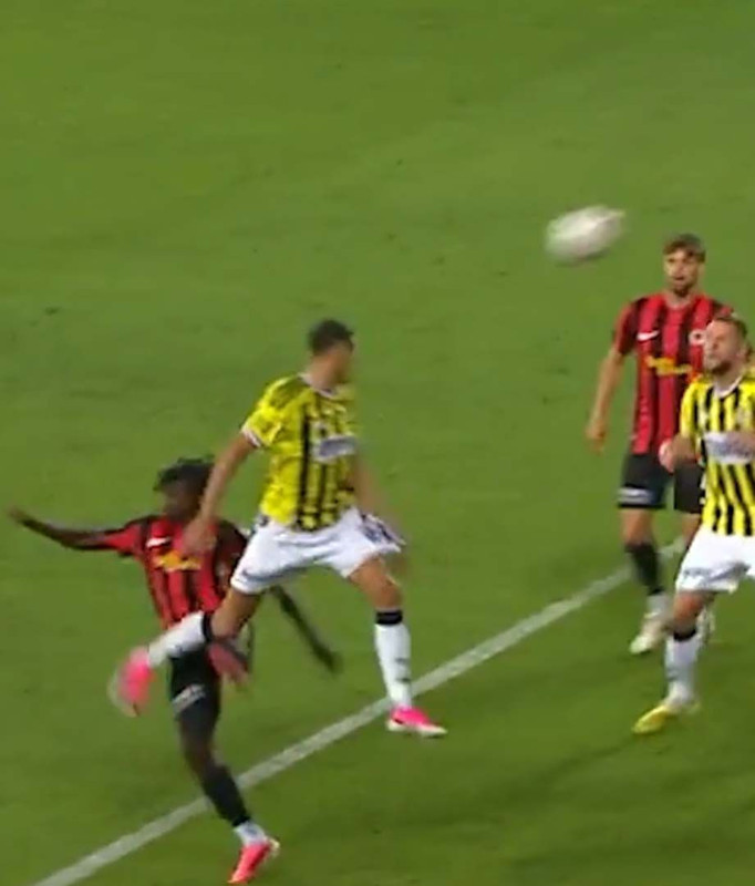 Ortalık fena karışacak! Anthony Taylor’dan Süper Lig’deki tartışmalı pozisyonlara olay değerlendirme! - Resim: 3