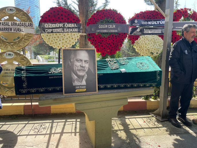 Usta oyuncu Ali Tutal'a acı veda! Son yolculuğuna uğurlandı - Resim: 6