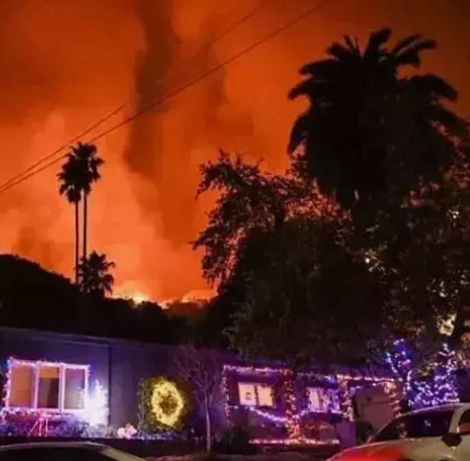 Milyon dolarlık evleri yanmıştı! Beren Saat ve Kenan Doğulu'nun kayıpları ortaya çıktı - Resim: 1