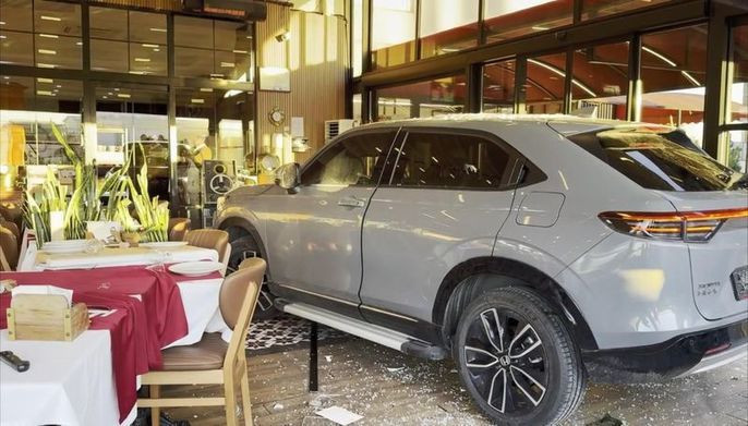 Otomobiliyle kaza geçirmişti! Ünlü sanatçı Cahit Berkay'dan haber geldi - Resim: 3