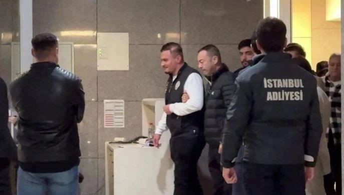 Ev hapsi kaldırılan Serdar Ortaç yine kendine hakim olamadı! Canlı yayın açtı, o soruya ateş püskürdü! "Kafasına indireceğim" - Resim: 1