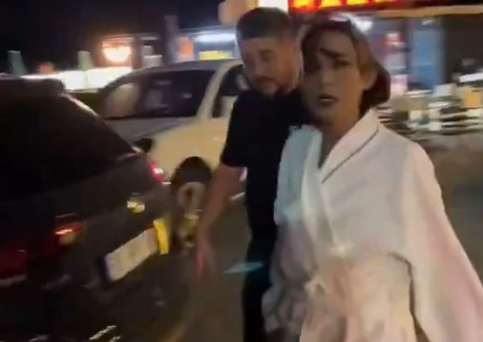 Ünlü şarkıcı Yıldız Tilbe bornozla otomobil kullandı! - Resim : 2