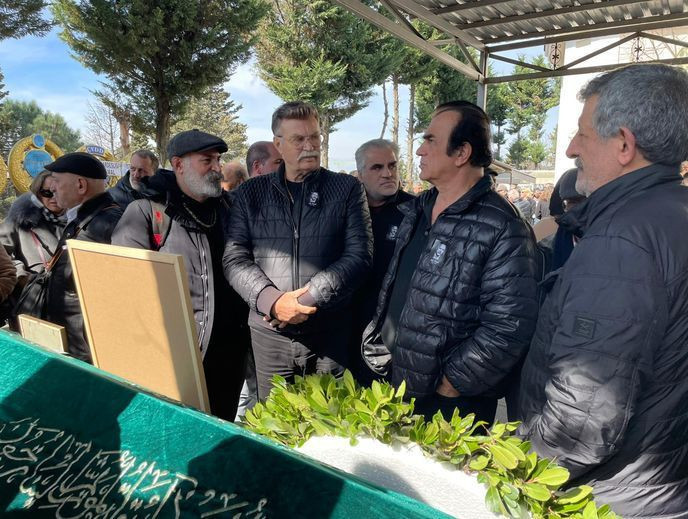 Usta oyuncu Ali Tutal'a acı veda! Son yolculuğuna uğurlandı - Resim: 7