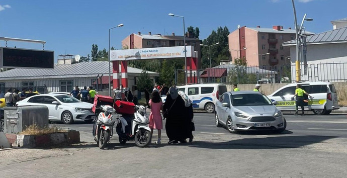 Ağrı'da feci kaza! Metrelerce sürüklendiler: Karı koca ölüme birlikte gitti - Resim : 1