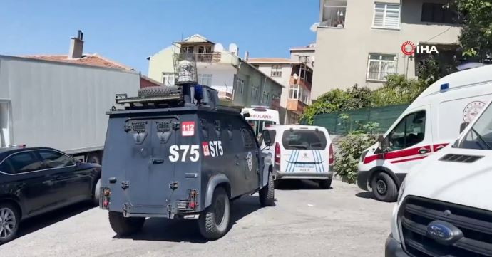 Maltepe'de silahlı saldırı! 2 kişi öldü, 1 kişi ağır yaralı! Saldırgan yakalandı - Resim : 1