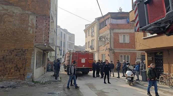 Bursa'da bir gün süren rehine krizi: Çocuklarını rehin alan baba teslim oldu - Resim : 2