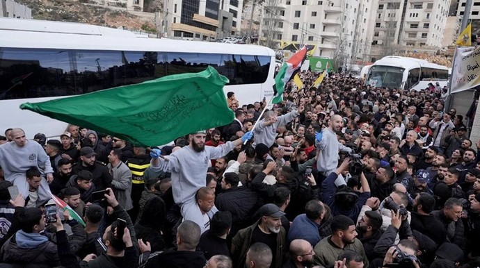 Gazze'de ikinci esir takası tamamlandı: İsrailli 4 kadın askere, 200 Filistinli esir serbest kaldı - Resim : 2