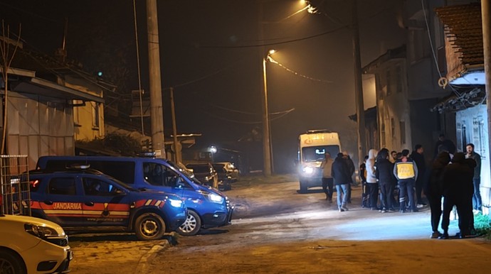 Bursa'da bir gün süren rehine krizi: Çocuklarını rehin alan baba teslim oldu - Resim : 1