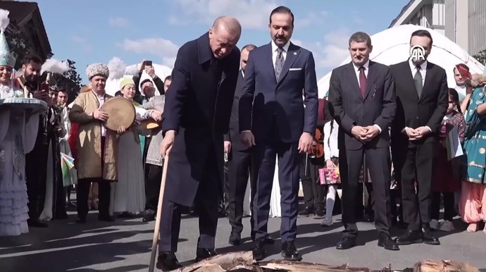 Cumhurbaşkanı Erdoğan Nevruz ateşini yaktı! - Resim : 1