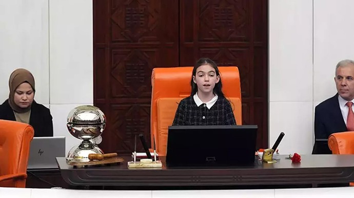 TBMM'de renkli anlar! TBMM Çocuk özel oturumu gerçekleşti! Küçük kızın sözleri oturuma damga vurdu! - Resim : 1