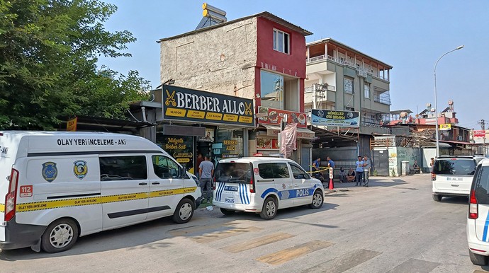 Adana'da kan donduran cinayet! Annesini defalarca bıçakladı! - Resim : 1