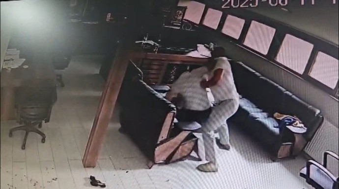 Alacak verecek meselesi kanlı bitti! Kendi silahı sonu oldu! - Resim : 2