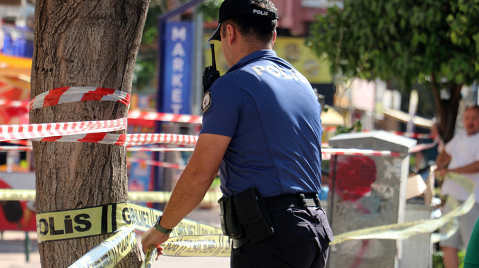 Neye uğradıklarını şaşırdılar! 7 katlı binanın kolonu bomba gibi patladı: "Market kolonları kesmiş" - Resim : 2